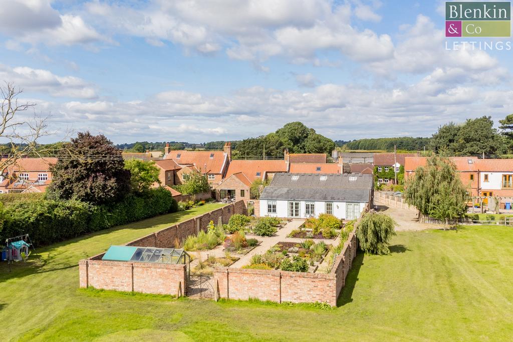 Walled Garden &amp; The Garden House
