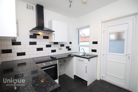 2 bedroom terraced house for sale - Radcliffe Road,  Fleetwood, FY7