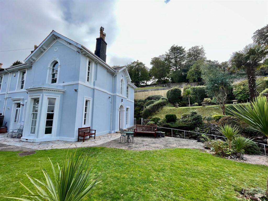 Higher Erith Road, Torquay TQ1 5 bed semidetached house for sale £