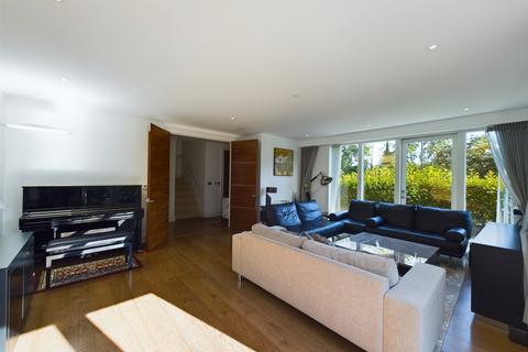 3 bedroom maisonette to rent, Tizzard Grove, Kidbrooke Village, SE3