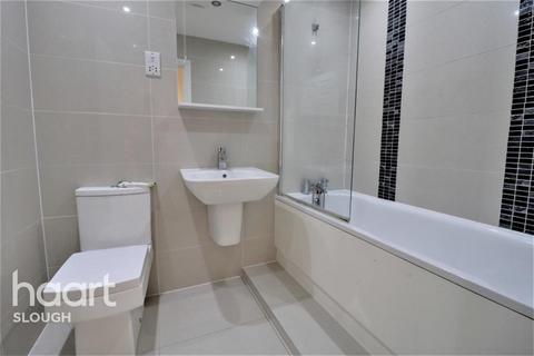 1 bedroom flat to rent, Sapphire Court, Slough