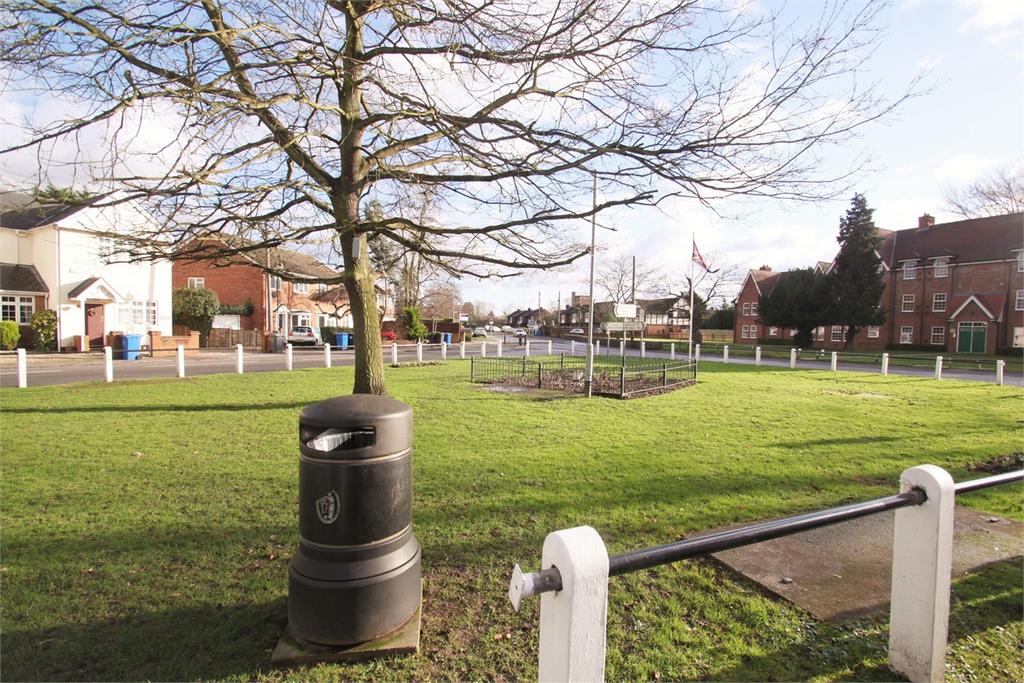 The Crown Horton road, Horton, Datchet, Berkshire 3 bed flat to rent