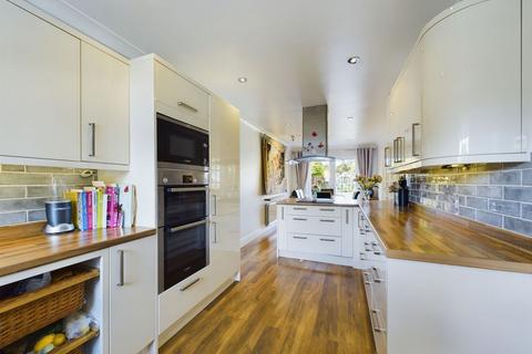 2 Mescalero, Kingsthorpe, Northampton, NN2 6PE