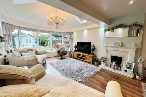 2 Mescalero, Kingsthorpe, Northampton, NN2 6PE