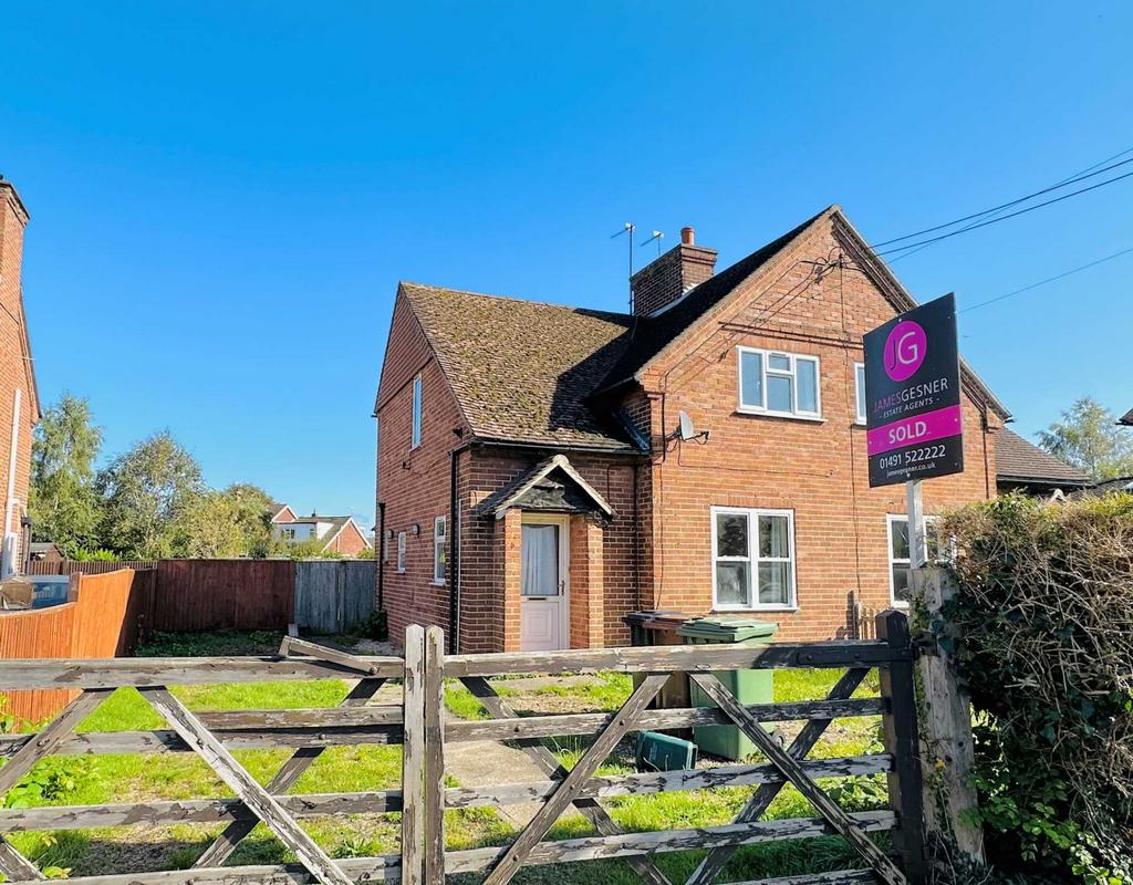 Cross Road, Cholsey 2 bed semidetached house for sale £325,000