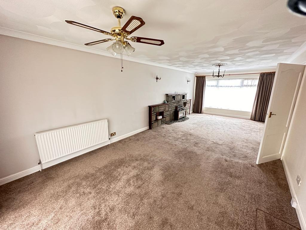 Lyndale, Camperdown Road, Canvey Island 3 bed detached house for sale