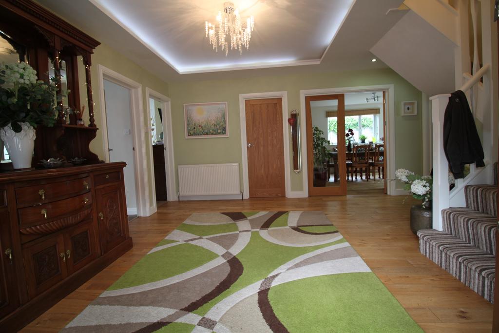 Milton Grove, New Milton BH25 4 bed detached bungalow £2,350 pcm (£