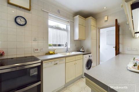 2 bedroom bungalow for sale, Glenwood Avenue, London NW9