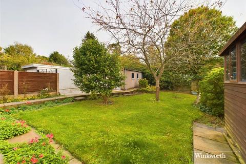 2 bedroom bungalow for sale, Glenwood Avenue, London NW9