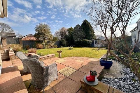 26 Barn Road, Broadstone, BH18 8NJ