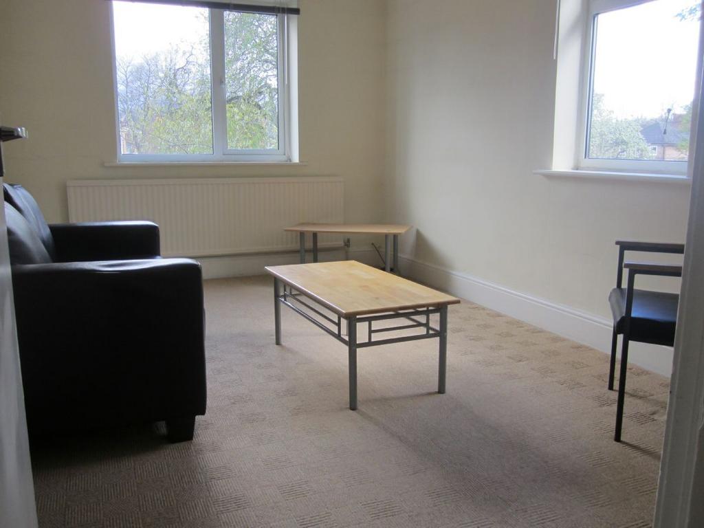 34 Stanley Road, Whalley Range... 1 bed flat £750 pcm (£173 pw)