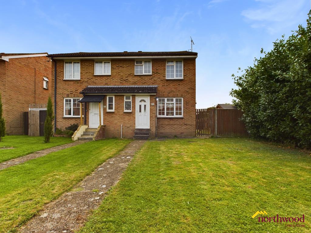 Wordsworth Drive, Langney... 3 bed semidetached house £1,300 pcm (£