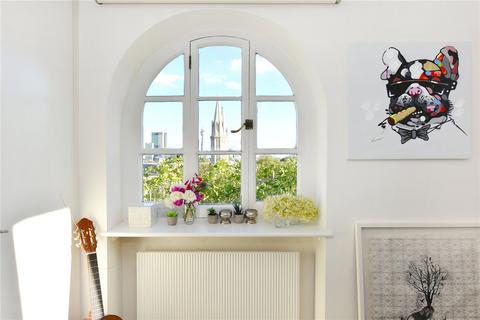 Flat 6, 2 Gloucester Gate, London, NW1 4HG