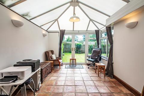 4 Bridle Path, Woodcote, Reading, RG8 0SE