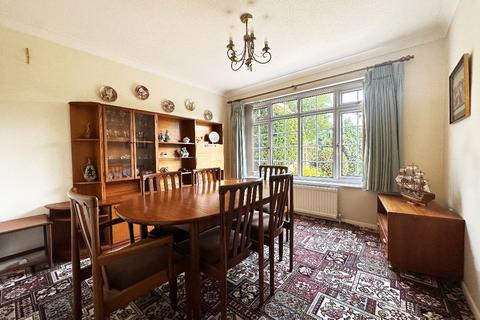 31 Tindall Close, Romford, RM3 0PB