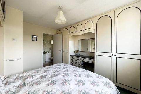 31 Tindall Close, Romford, RM3 0PB