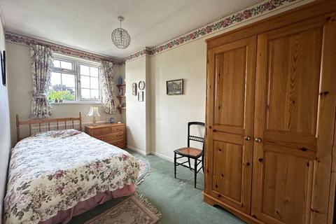 31 Tindall Close, Romford, RM3 0PB