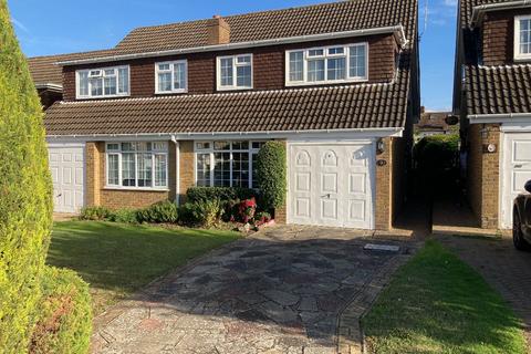 31 Tindall Close, Romford, RM3 0PB