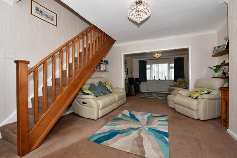 19 Lesley Close, Istead Rise, Gravesend, DA13 9JS