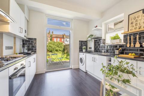 3 bedroom terraced house to rent, Denbigh Road, London