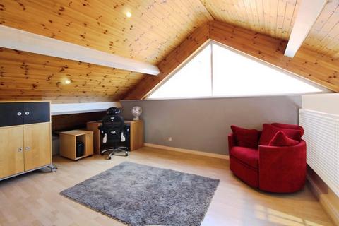 2 bedroom flat to rent, Harewood Street, Leeds, West Yorkshire, LS2