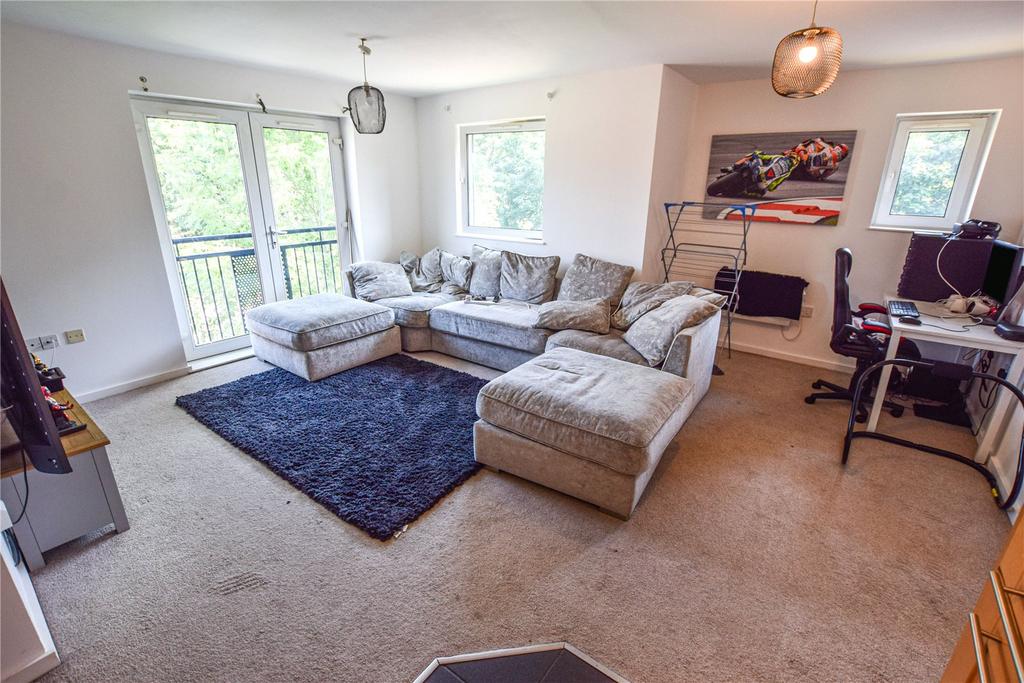 Carrington Lane, Sale, Greater Manchester, M33 2 bed flat for sale £