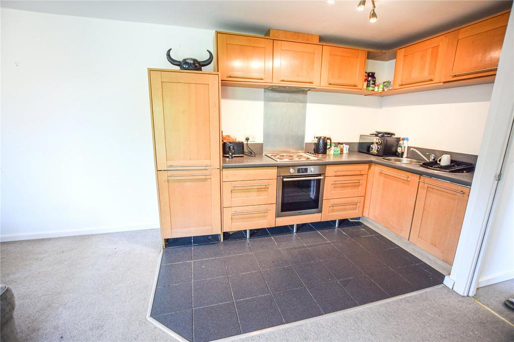 Carrington Lane, Sale, Greater Manchester, M33 2 bed flat for sale £