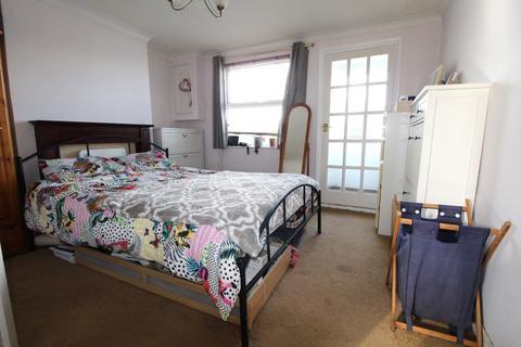 2 bedroom terraced house for sale, High Road, Beeston