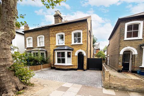 4 bedroom semi-detached house for sale, Cambridge Road, Southend-on-sea, SS1