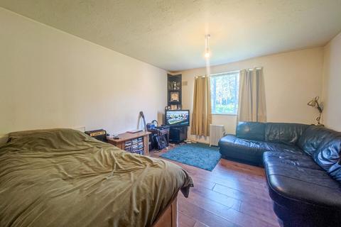 Studio for sale, Chadwick Way, Thamesmead, SE28 8NP