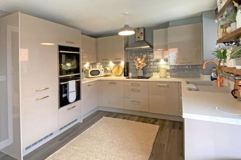 14 Armlet Row, Tithebarn, Exeter, EX1 3XJ