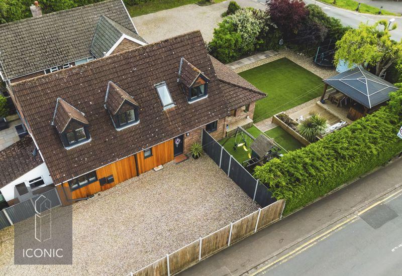 Sandy Lane, Taverham, Norwich 5 bed detached house £525,000