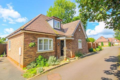2 bedroom detached house for sale - Penkridge Gardens, Wolverhampton
