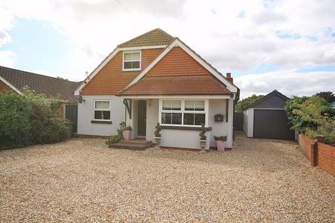 4 bedroom detached house for sale, PEAKS AVENUE, NEW WALTHAM