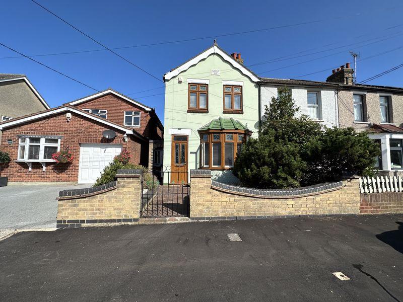 Hillcrest Road, Horndon On The Hill 3 bed end of terrace house for sale
