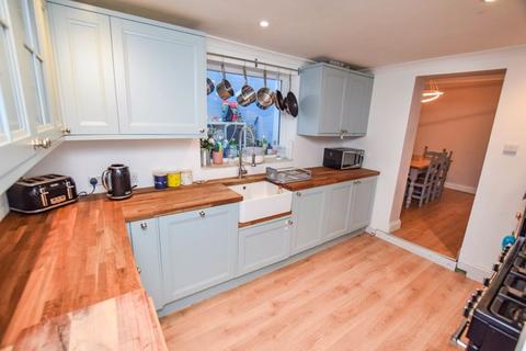 3 bedroom end of terrace house for sale - Hillcrest Road, Horndon On The Hill
