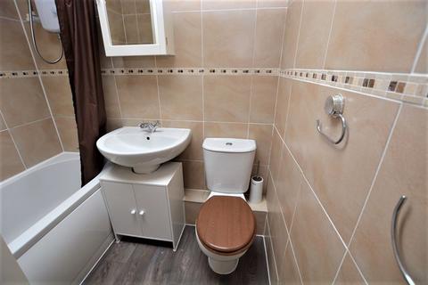 2 bedroom flat for sale, Devonshire Road, Hatch End