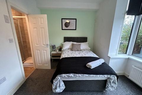 5 bedroom house share to rent, Plodder Lane, Farnworth, Bolton