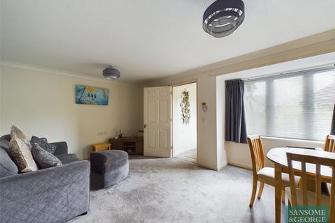 2 bedroom apartment for sale - Garrett Close, Kingsclere, Newbury, Hampshire, RG20