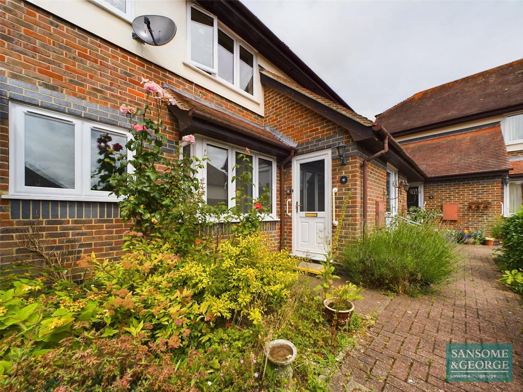 Garrett Close, Kingsclere, Newbury... 2 bed apartment for sale £175,000