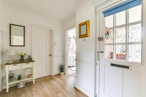 7 Parsonage Close, Warlingham, CR6 9EN