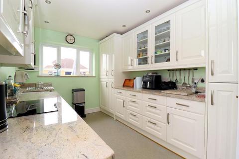 3 bedroom bungalow for sale, Stoneygate Road, Challney, Luton, Bedfordshire, LU4 9TL