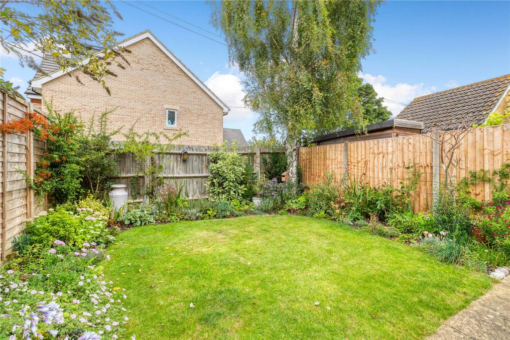 Sale Drive, Clothall Common, Baldock... 3 bed semidetached house £