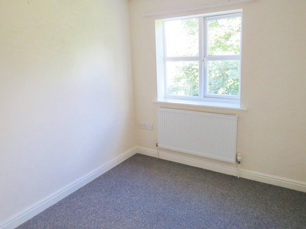 Bedroom 2 (Rear).