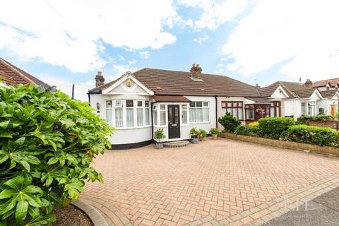 2 bedroom bungalow for sale, Aldborough Road, Upminster