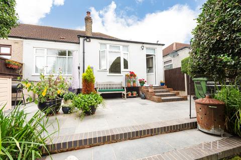 2 bedroom bungalow for sale, Aldborough Road, Upminster