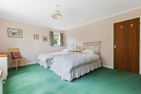 Brambledown, 3 Dene Close, Haslemere, GU27 2PU