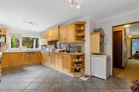 Brambledown, 3 Dene Close, Haslemere, GU27 2PU