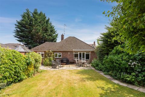2 Harpsden Road, Henley-on-thames, RG9 1EF