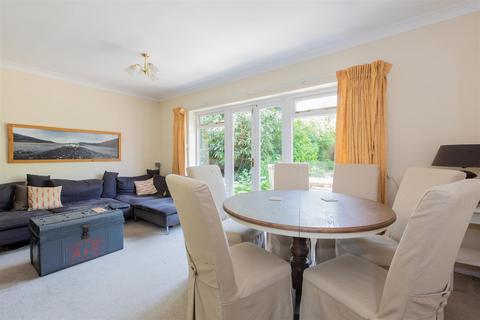 2 Harpsden Road, Henley-on-thames, RG9 1EF